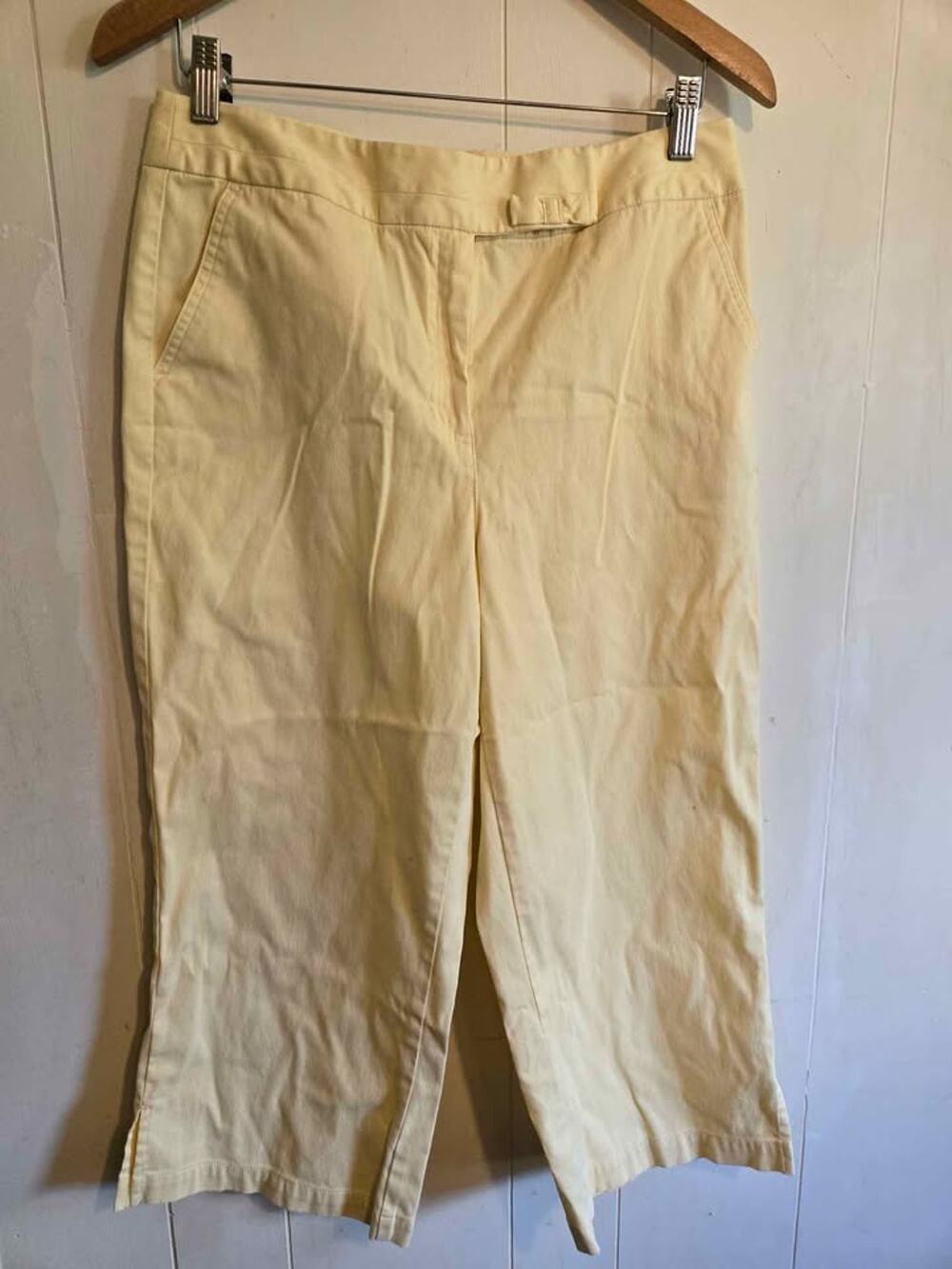 Valerie Stevens Yellow Capri Pants size 8